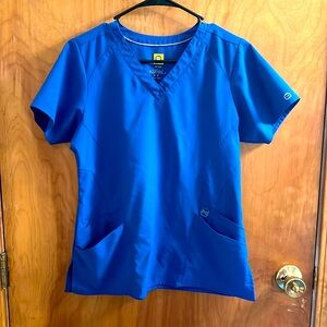 Wonder wink women’s royal blue scrub set. Top is size small, bottoms are medium